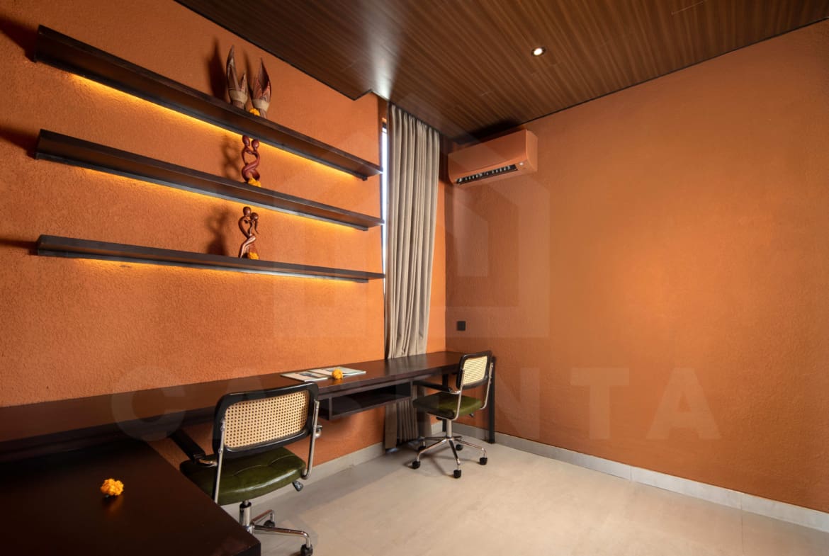 Working space inside 2 bedroom villa close to prime location in canggu