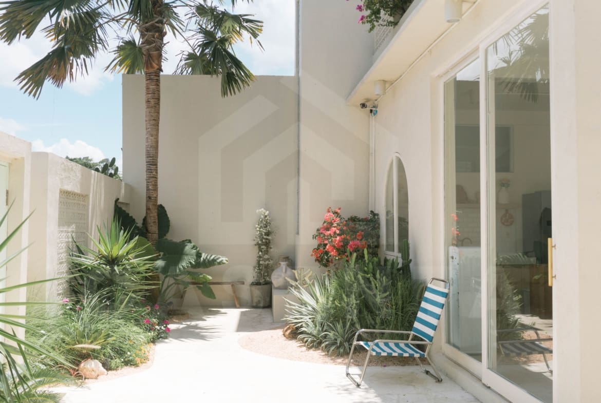 Front garden inside 4 bedroom family villa in Umalas