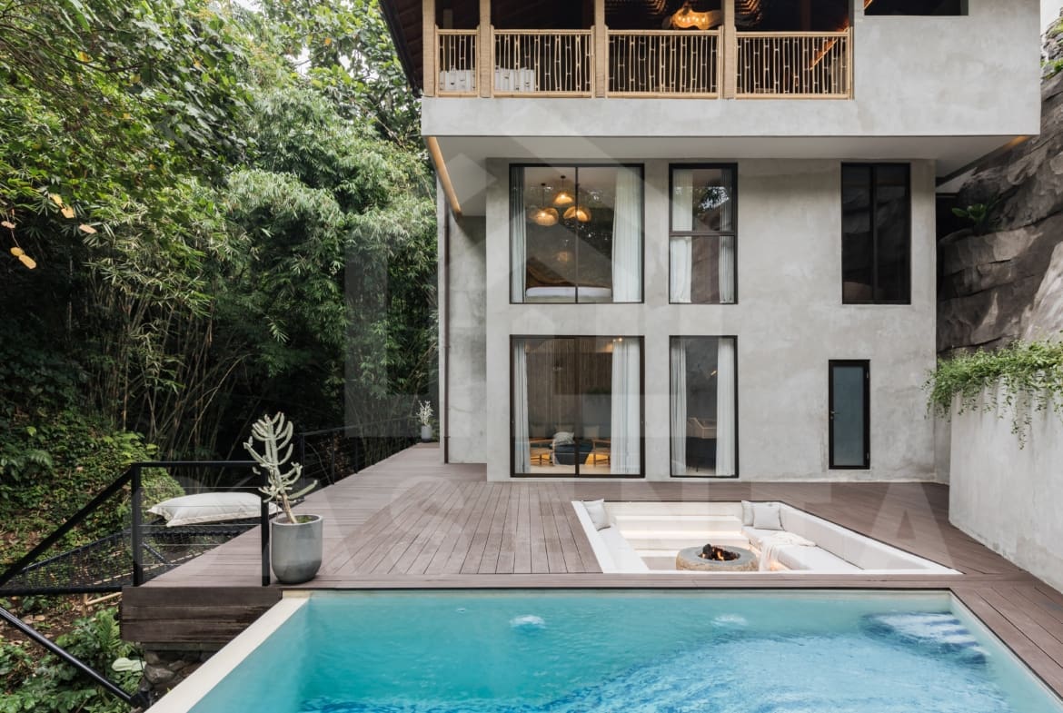 Terrace inside 4 bedroom villa with jungle view in Ubud