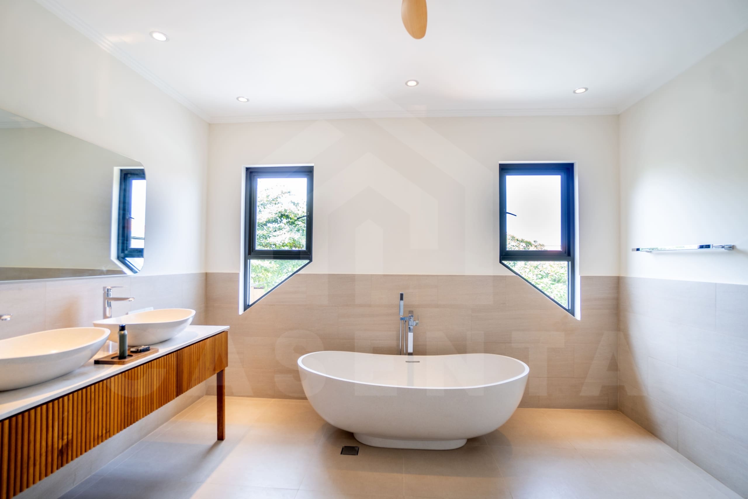 Bathroom inside authentic 3 bedroom Japanese villa in Sanur