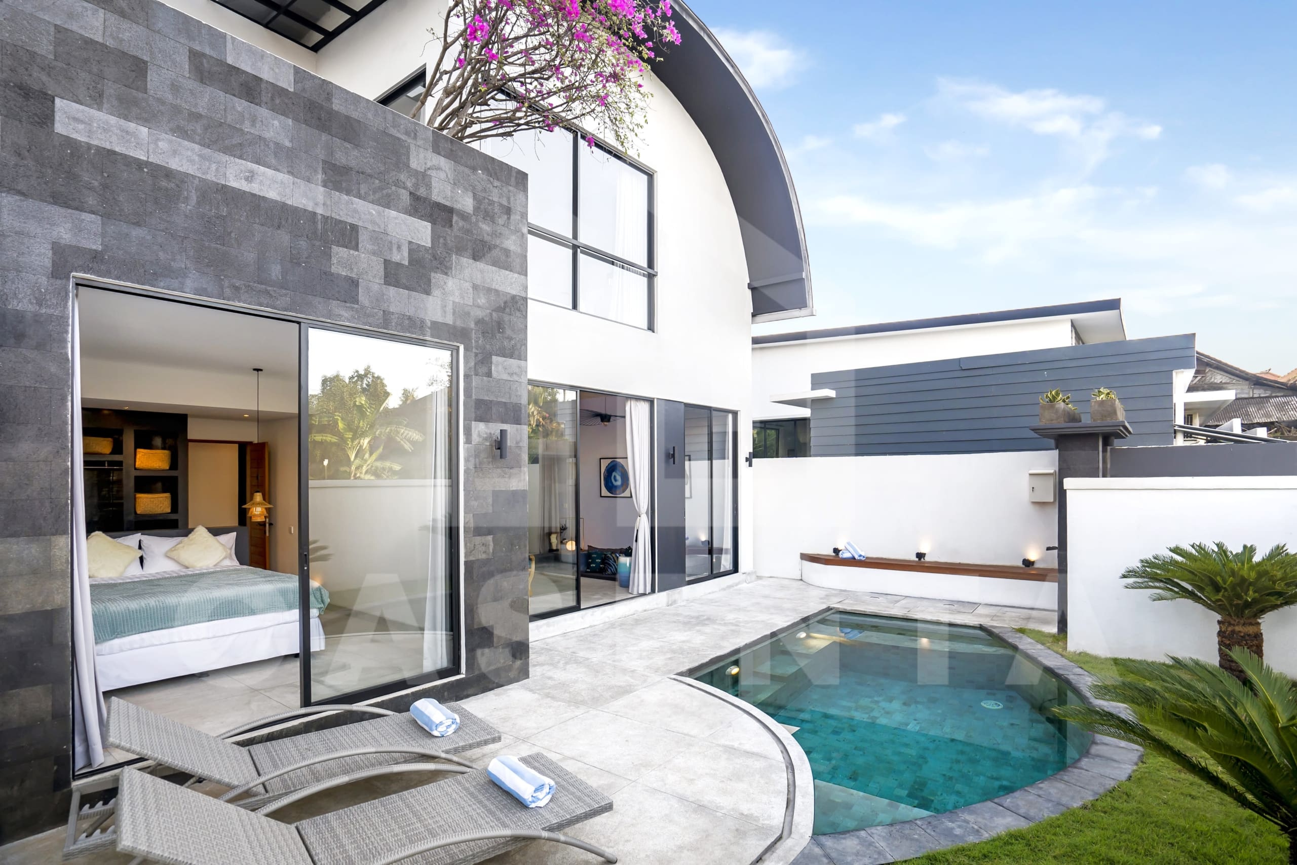 Facade of a stylish 2 bedroom villa in Pererenan