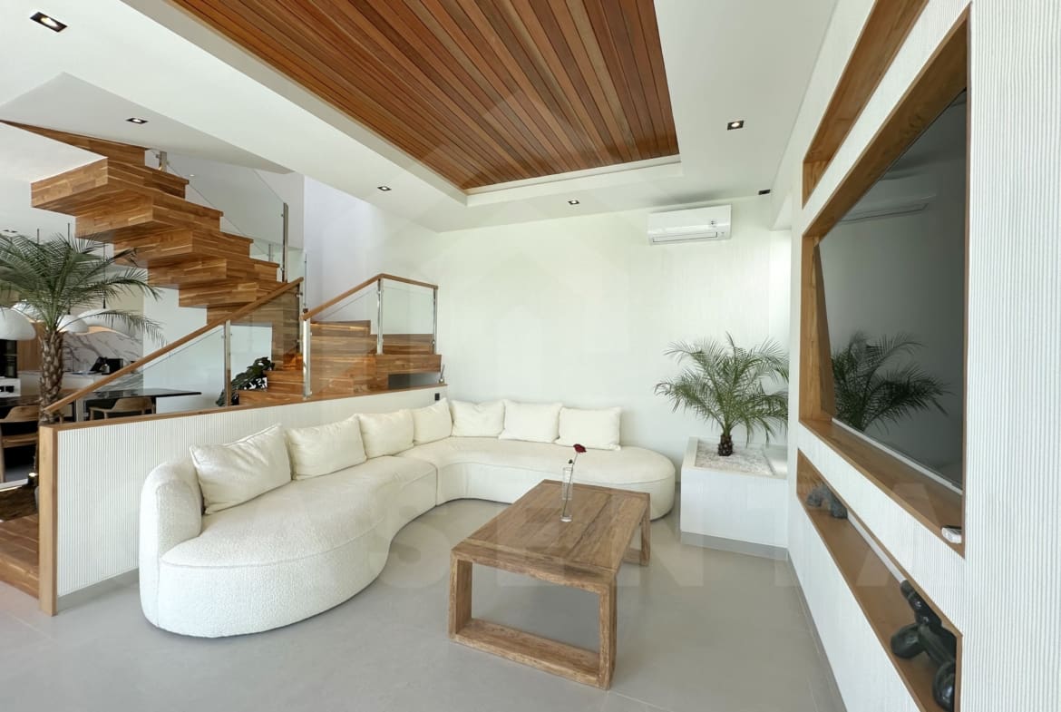 Living area inside fabulous villa with great rental potential in Tumbak Bayuh