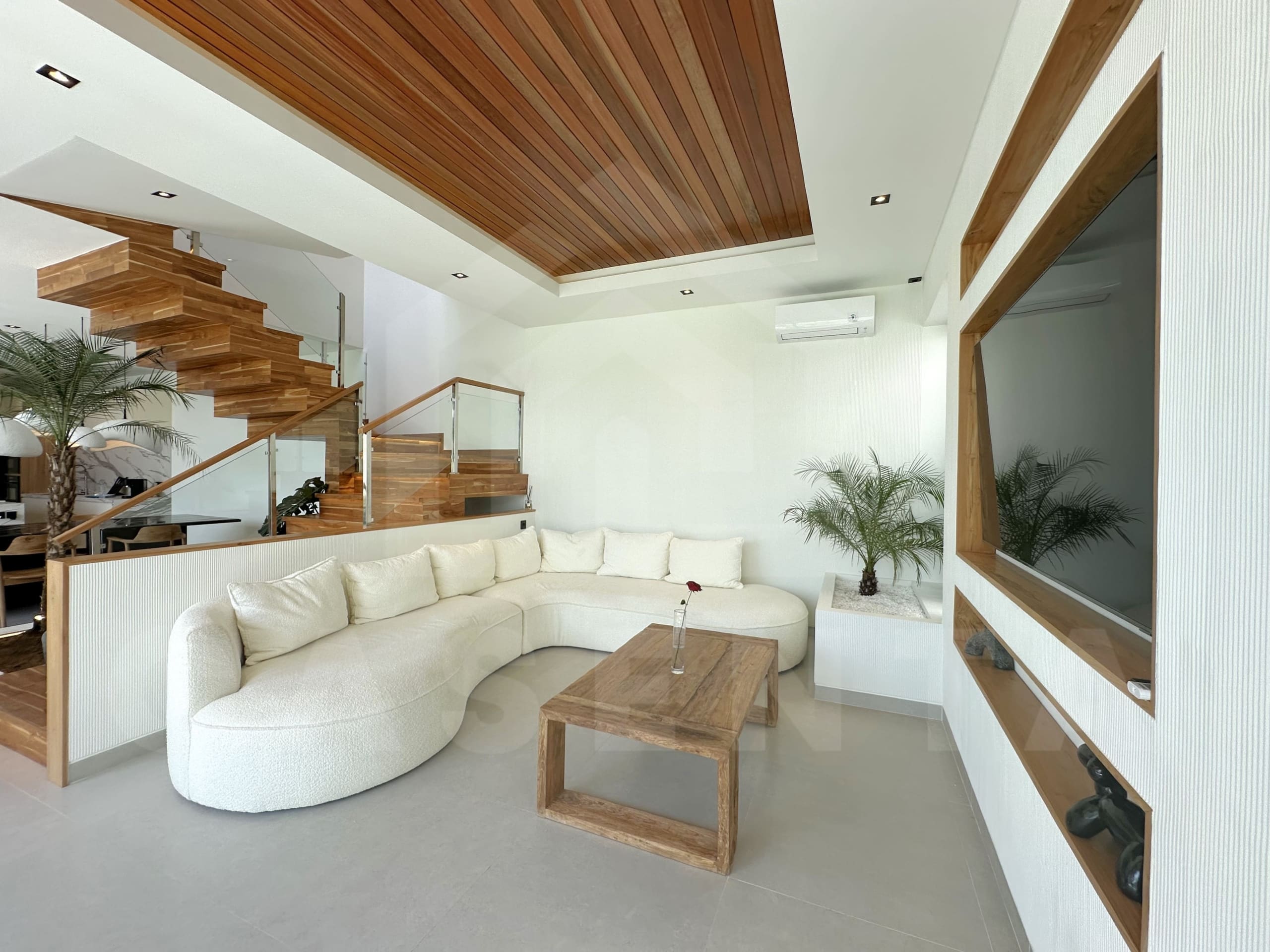 Living area inside fabulous villa with great rental potential in Tumbak Bayuh