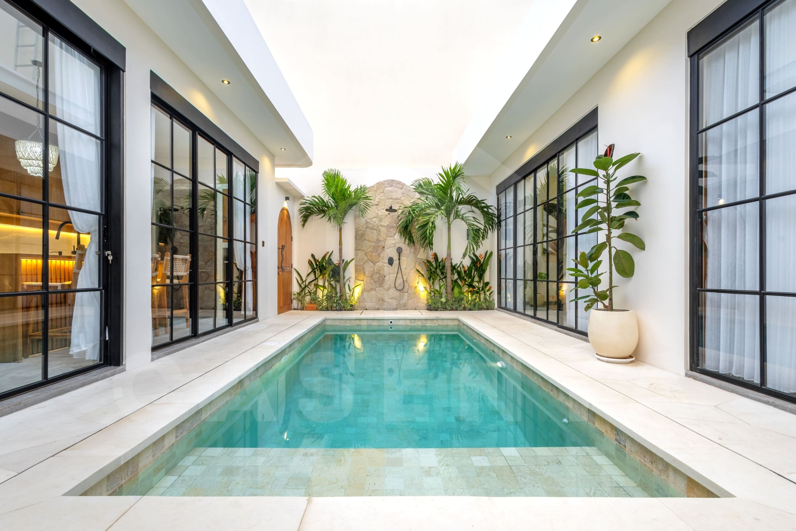 Outdoor area of 2 bedroom villa in the heart of Balangan