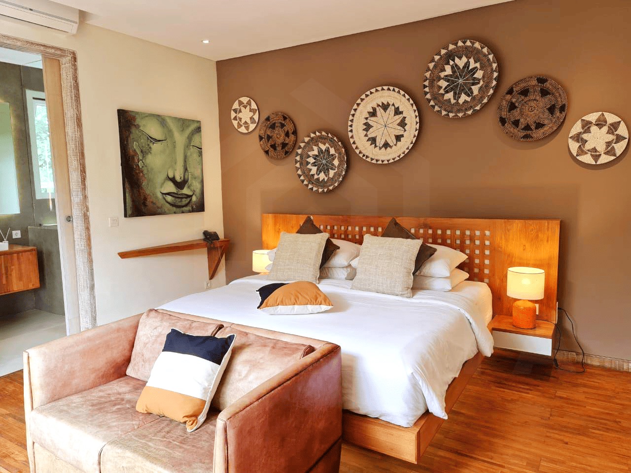 Guest bedroom in modern Kerobokan villa