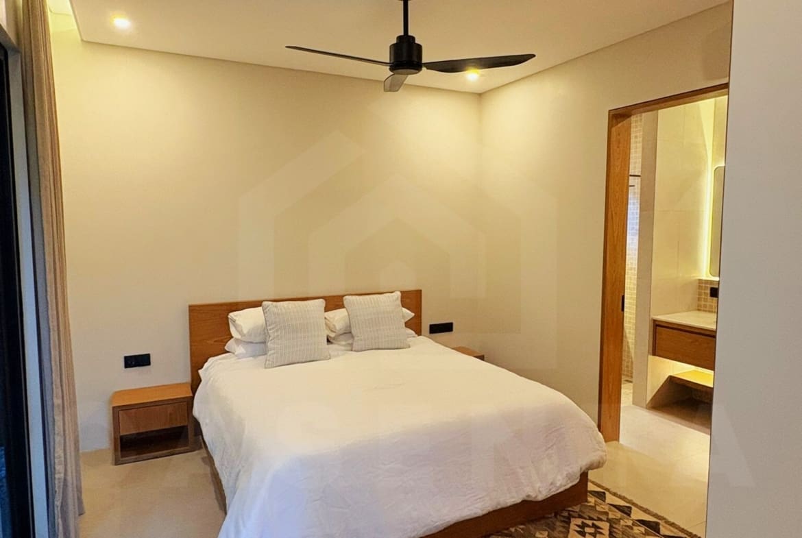 Furnished bedroom with ensuite in 1-bedroom villa Bali