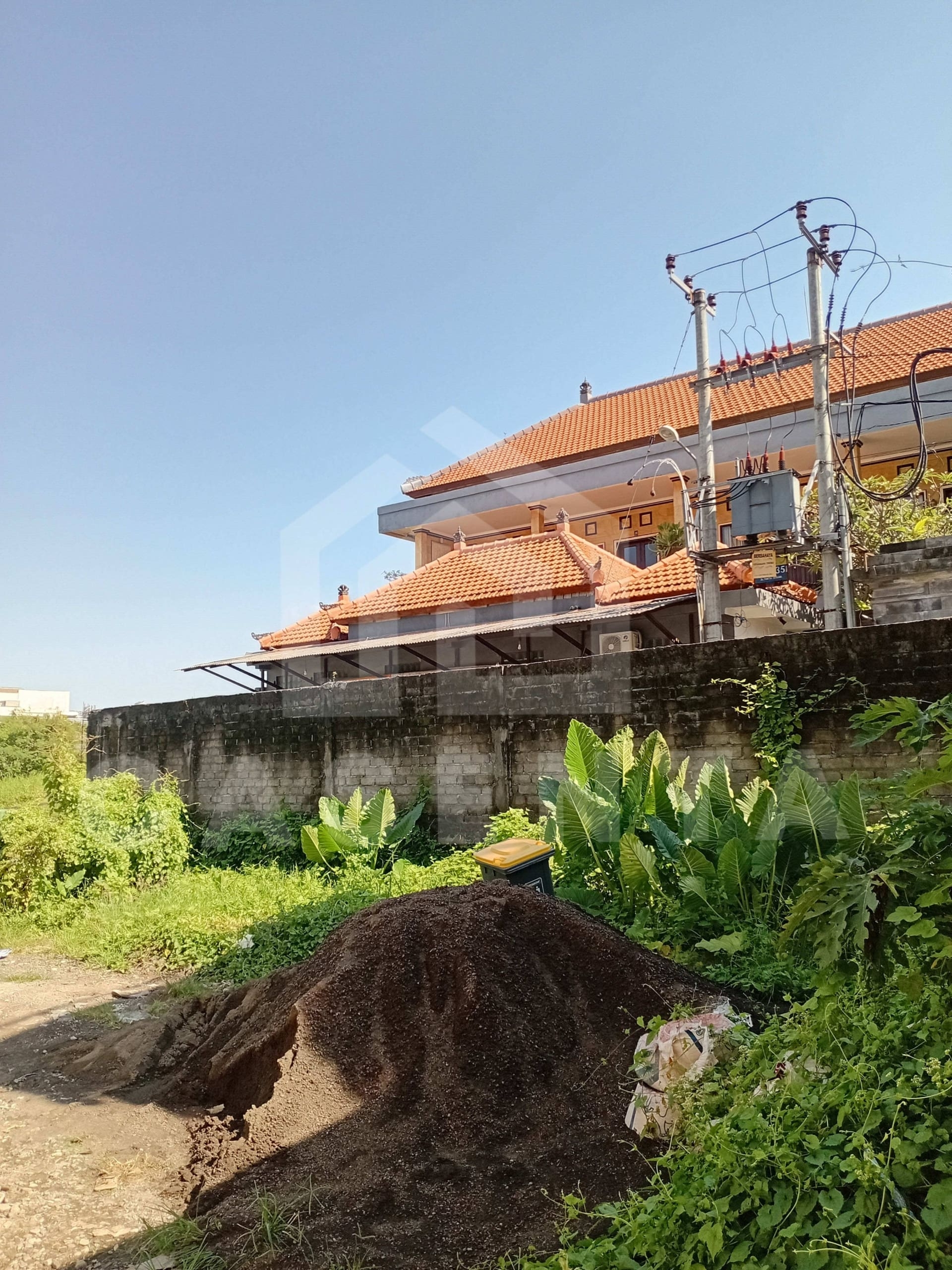 Berawa freehold land with surrounding villa developments