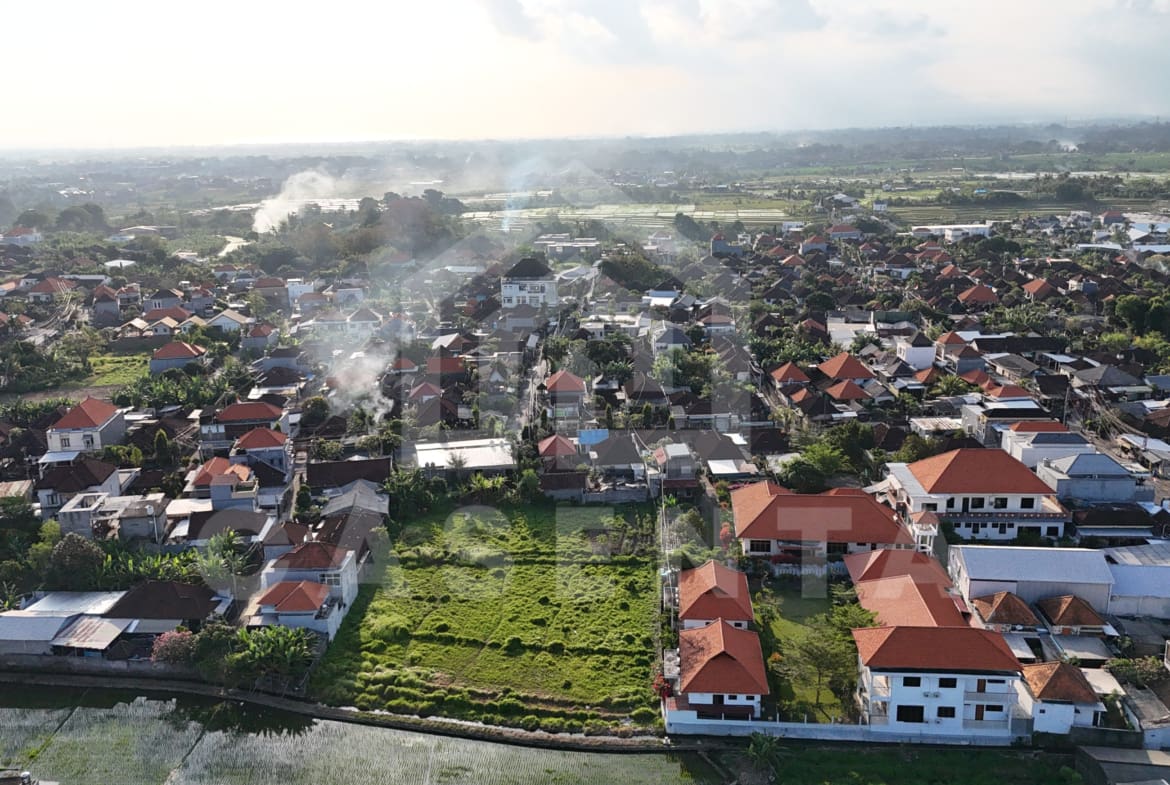 Leasehold Buduk land in residential growth area