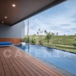 Infinity pool with ricefield view in Pererenan villa