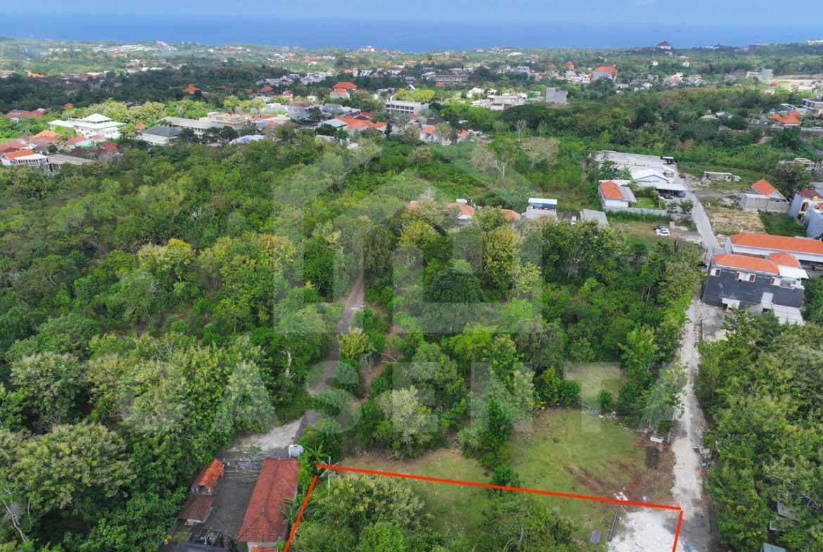 Ungasan land location surrounded by greenery and nearby homes