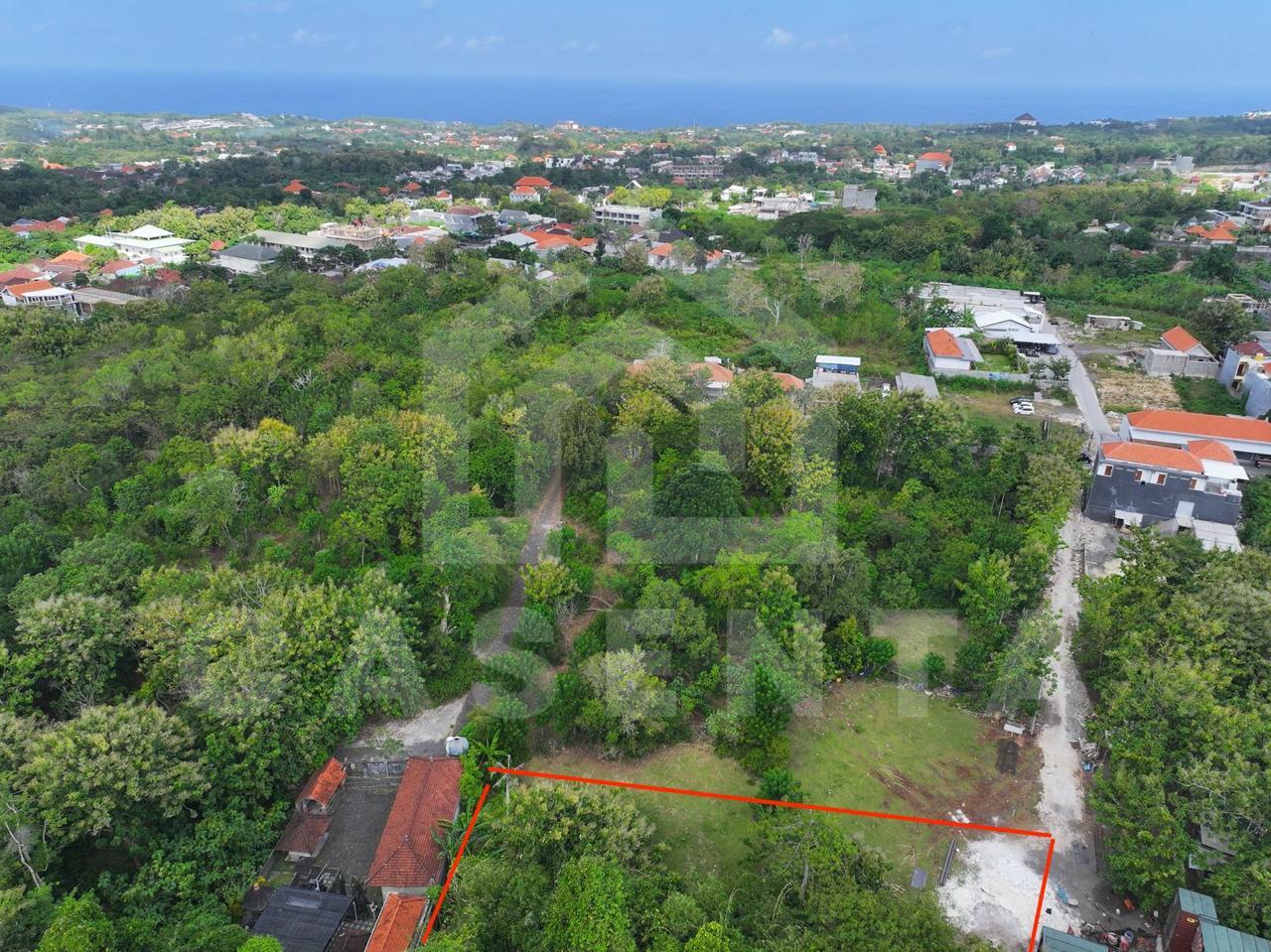 Ungasan land location surrounded by greenery and nearby homes