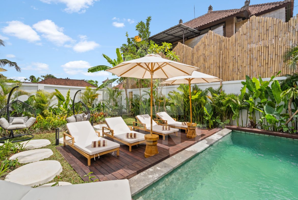 private pool with sun loungers and large garden Sayan villa